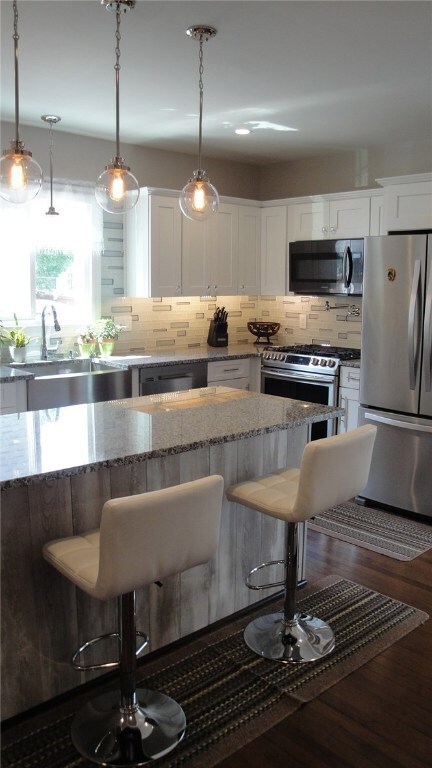 365 Northup St, Cranston, RI 02905