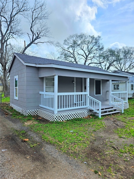 516 Hurst St, Angleton, TX 77515