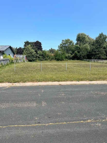 3XX Belmont Ln, Maplewood, MN 55117