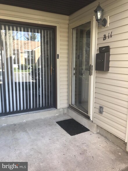 1475 Mount Holly Rd Unit B11, Beverly, NJ 08010