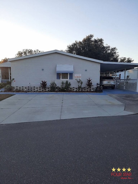 495 Honeysuckle Dr, Fruitland Park, FL 34731