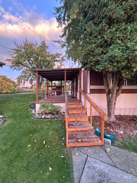 3100 Alden Rd Trlr 12, Fruitland, ID 83619