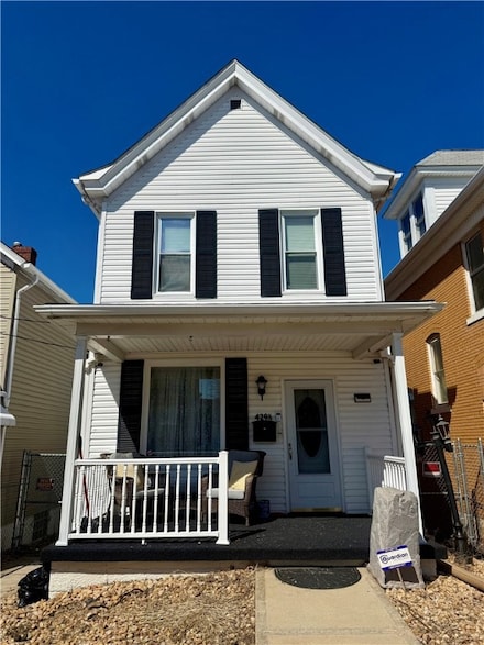 429 1/2 Guy St, Jeannette, PA 15644