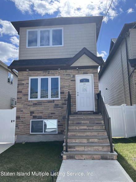 36 Dixon Ave, Staten Island, NY 10302