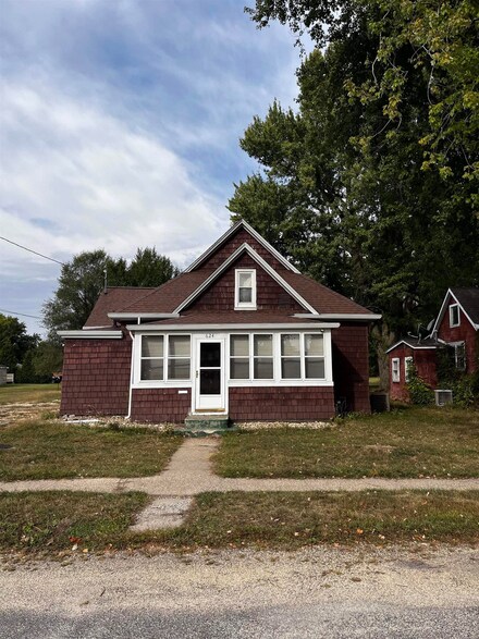 624 5th Ave SW, Oelwein, IA 50662