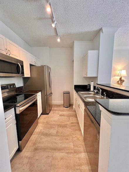 630 S Sapodilla Ave Unit 503, West Palm Beach, FL 33401