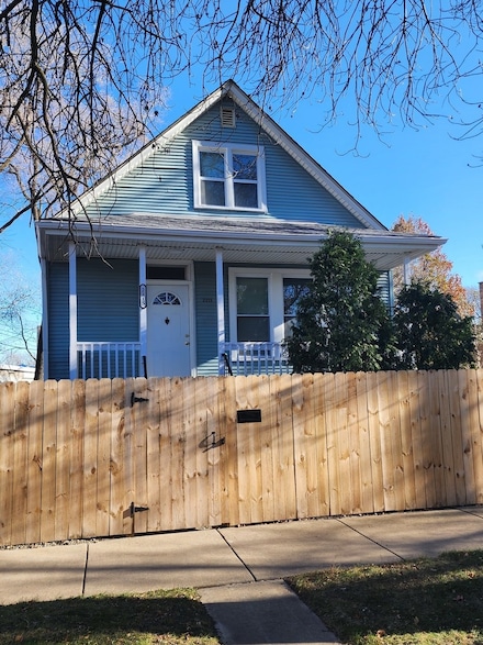 2215 N Moody Ave, Chicago, IL 60639