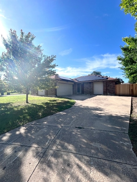 10058 Marblehead Ct, Fort Worth, TX 76108