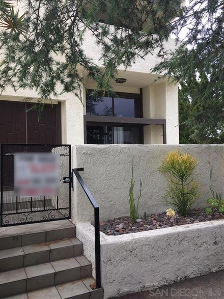 6818 Caminito Del Greco, San Diego, CA 92120