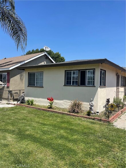 911 E Stockton St, Compton, CA 90221