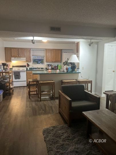 15 S Shafer St Unit 402, Athens, OH 45701