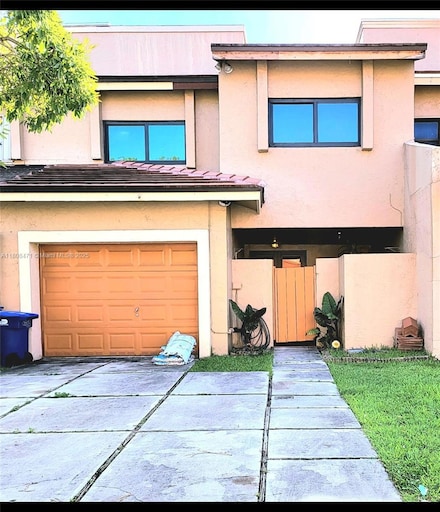 19530 Cypress Ct, Hialeah, FL 33015