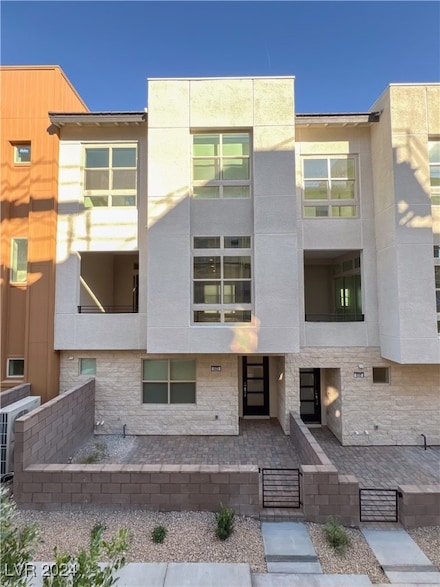 643 Spotted Falcon St, Las Vegas, NV 89138