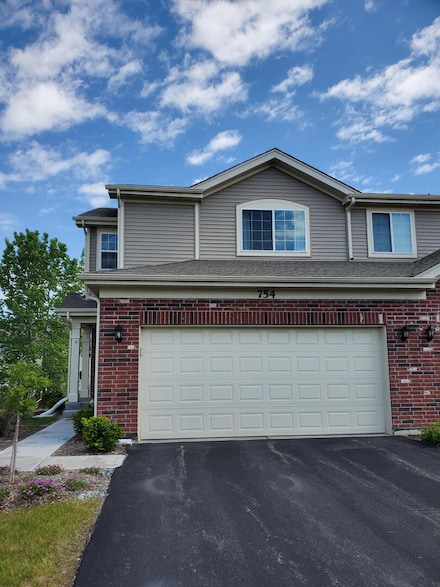 754 Westbury Dr, Cary, IL 60013