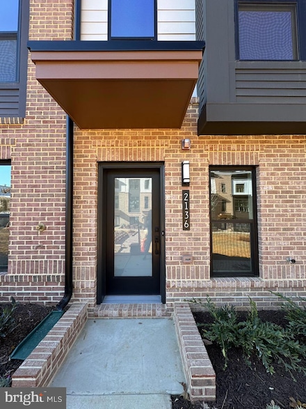 2136 Tysons Ridgeline Rd, Pimmit Hills, VA 22043