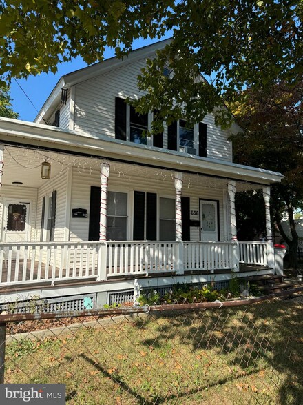 636 E Pear St, Vineland, NJ 08360