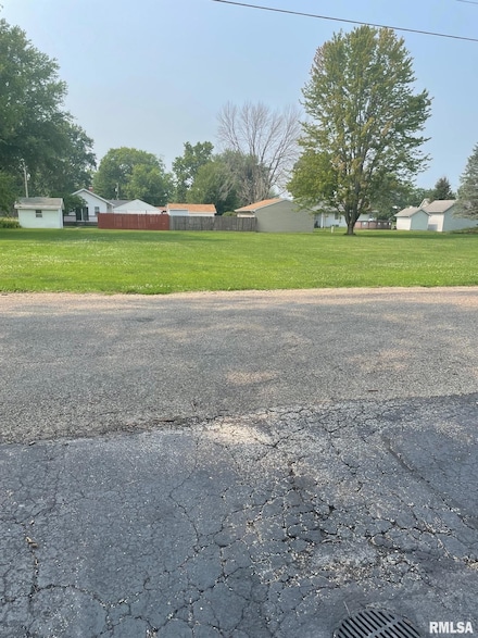 510 E Roberts St, Colchester, IL 62326