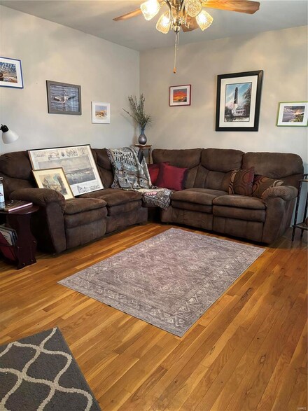 1259 Pequeno Ln, Fenton, MO 63026