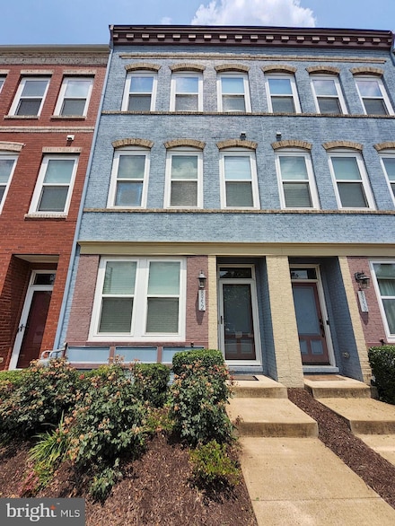 8952 Center St, Manassas, VA 20110