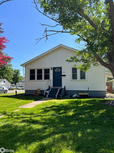 2100 S 15th St, Burlington, IA 52601