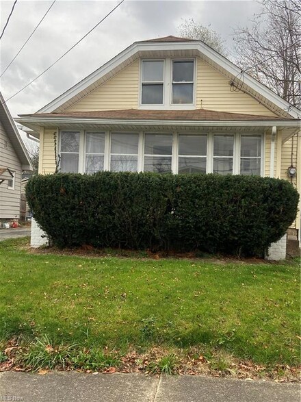 1573 Edgehill Ave SE, Warren, OH 44484