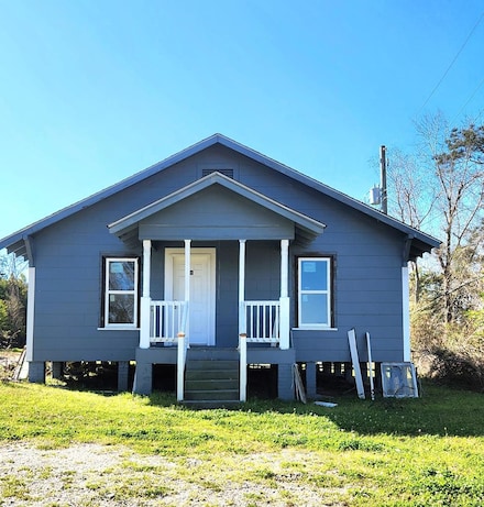 109 W Mcclendon St, Poplarville, MS 39470
