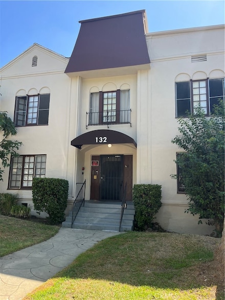 132 Carr Dr, Glendale, CA 91205