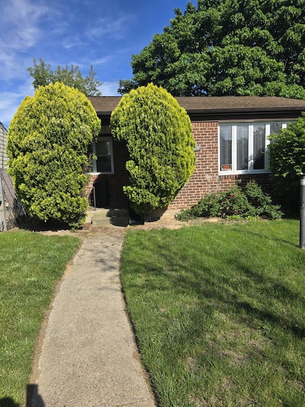 12819 234th St, Rosedale, NY 11422