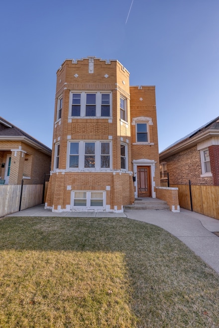 5223 W Henderson St Unit 2, Chicago, IL 60641
