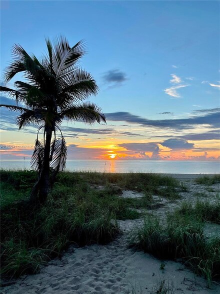 4510 El Mar Dr Unit 405, Lauderdale By the Sea, FL 33308