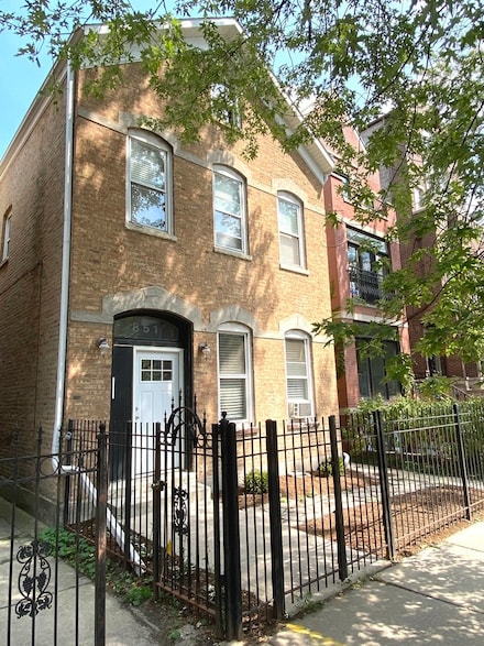 851 N Hermitage Ave Unit 1F, Chicago, IL 60622