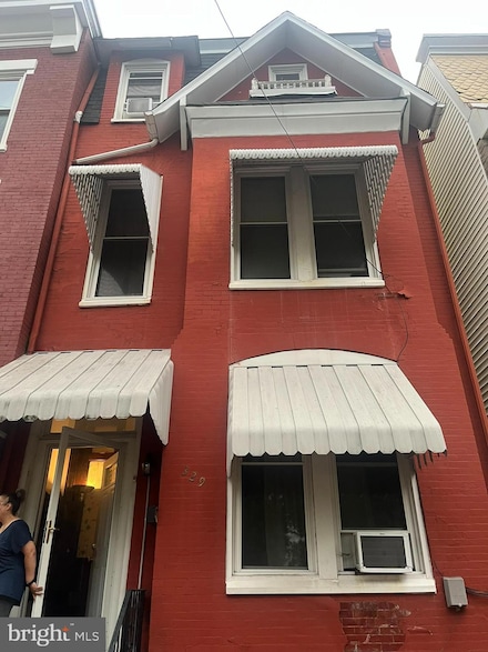 329 S 3rd St, Reading, PA 19602