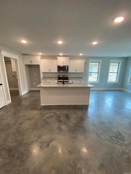 5713 Morgan St, Jonesboro, AR 72401