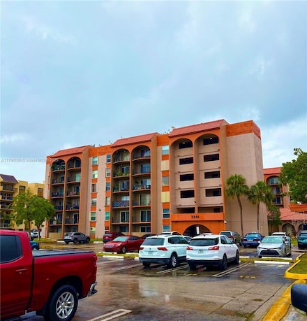 5201 NW 7th St Unit 411, Miami, FL 33126