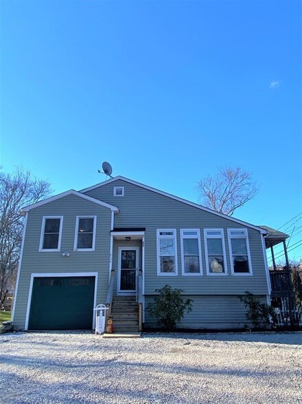 217U Tickle Rd, Westport, MA 02790