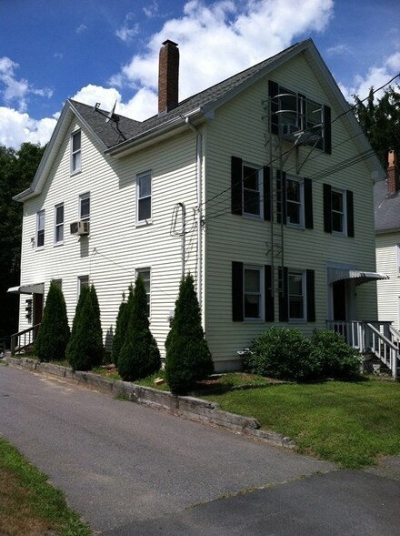8 Marvel St Unit 2, Taunton, MA 02780