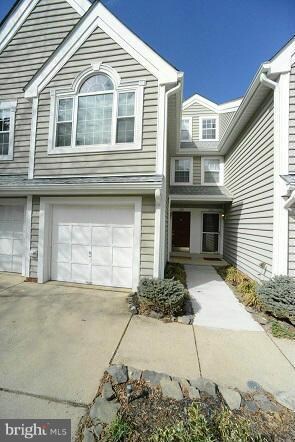 323 Overlook Dr Unit 4, Occoquan, VA 22125