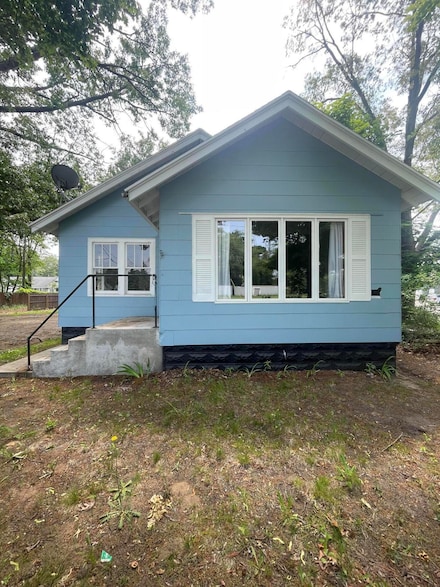 737 W Hackley Ave, Muskegon, MI 49441