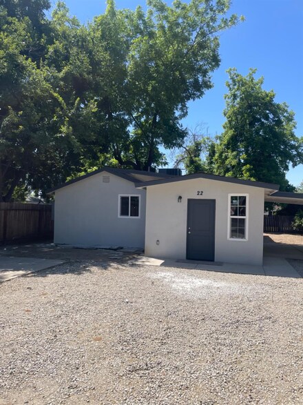 22 E Lorena Ave, Fresno, CA 93706