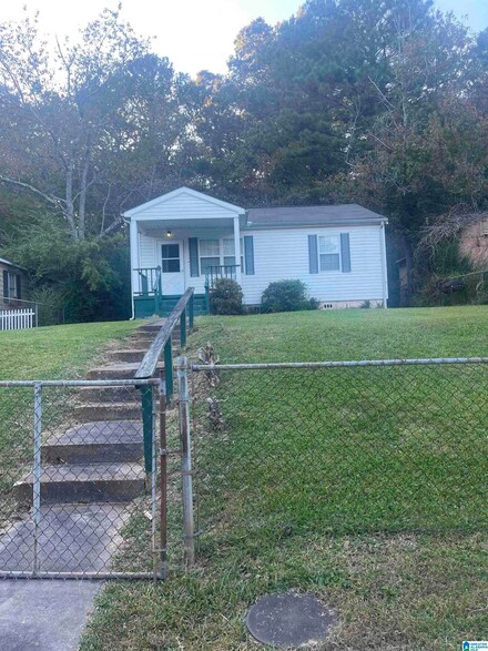 1120 Johnson Ave, Anniston, AL 36201