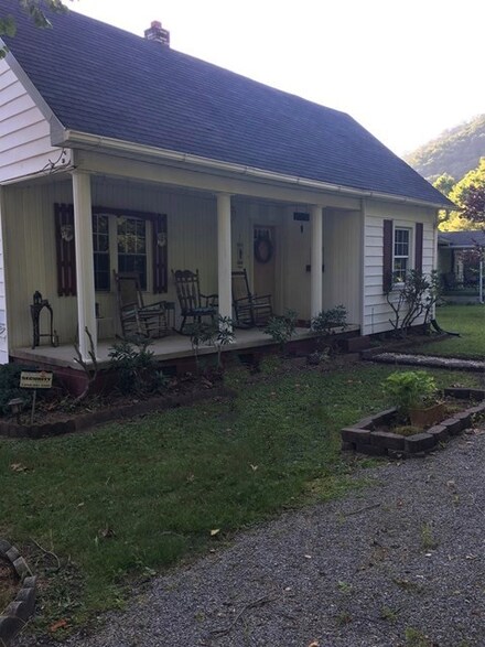 510 Alpoca Rd, Herndon, WV 24716