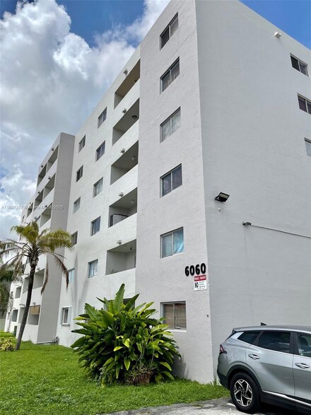 6060 W 21st Ct Unit 401, Hialeah, FL 33016