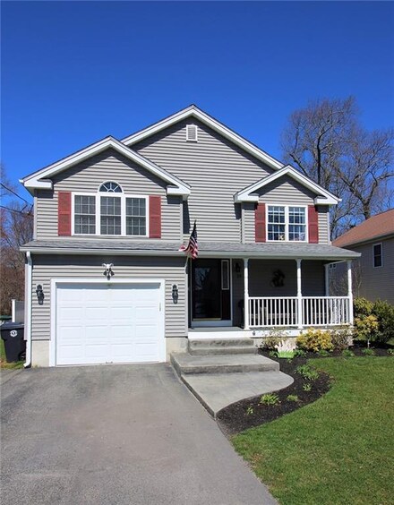 19 Chestnut St, Cumberland, RI 02864