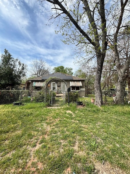 3219 NW 25th St, Fort Worth, TX 76106