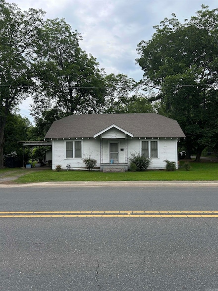 1004 W Main St, Prescott, AR 71857