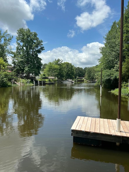 712 Pate Rd, West Point, MS 39773