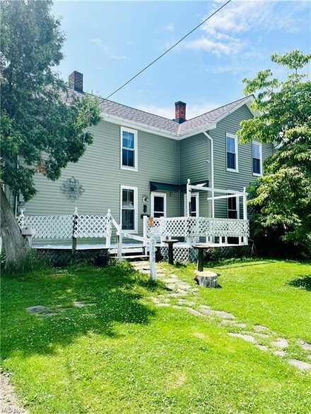 2152 W 13th St, Ashtabula, OH 44004