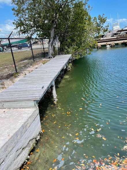 2 Coco Plum Dr, Marathon, FL 33050