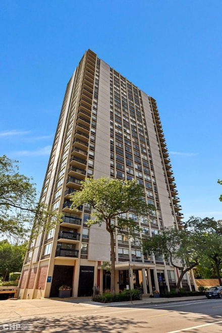 1355 N Sandburg Terrace Unit 1206D, Chicago, IL 60610