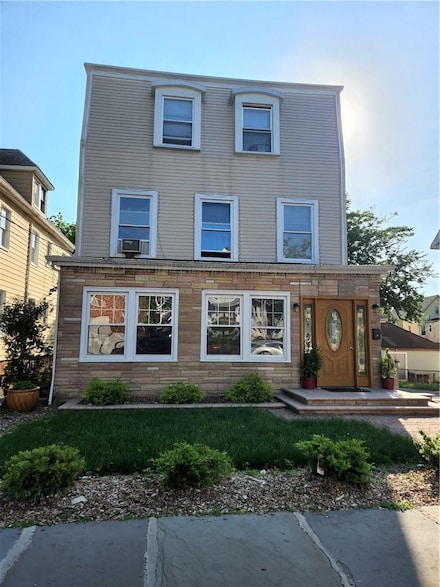 136 S 10th Ave, Mount Vernon, NY 10550